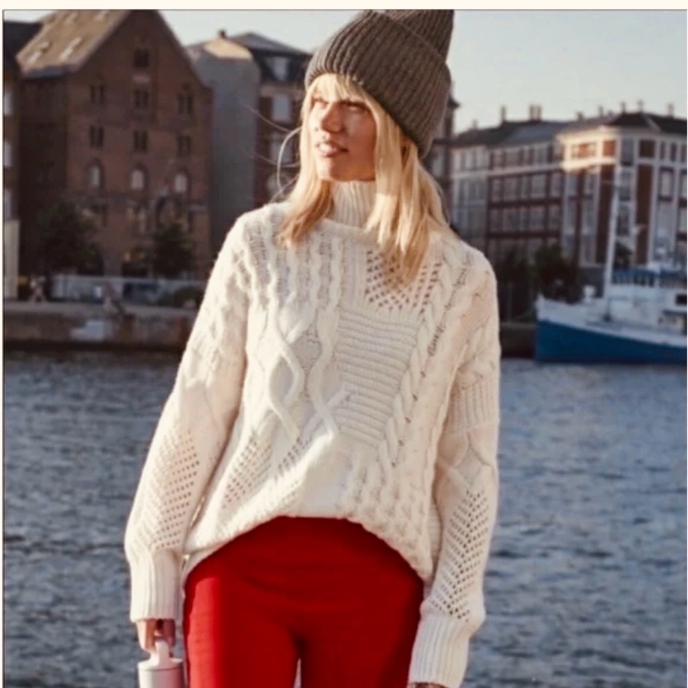 Athleta Bedford Wool Cashmere Cable Turtleneck Sweater